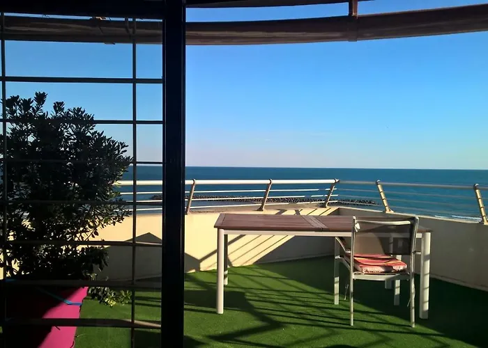 Apartament 58 M 2 En 1 Ere Ligne ,vue Panoramique ,2 Terrasses Dont Couverte Le Sunset *